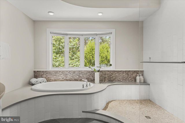 $1,700,000 | 4711 24th Road North, Arlington, VA 22207