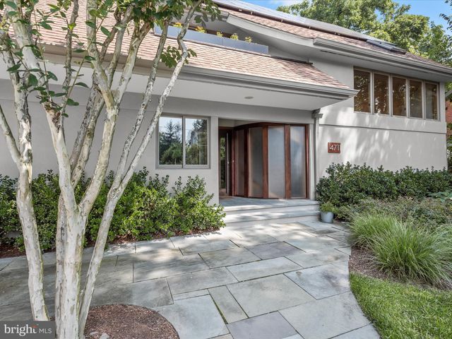 $1,700,000 | 4711 24th Road North, Arlington, VA 22207