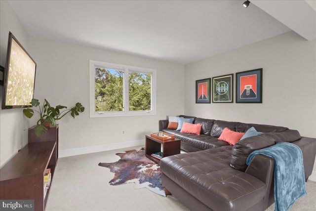 $1,700,000 | 4711 24th Road North, Arlington, VA 22207