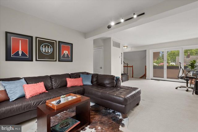 $1,700,000 | 4711 24th Road North, Arlington, VA 22207