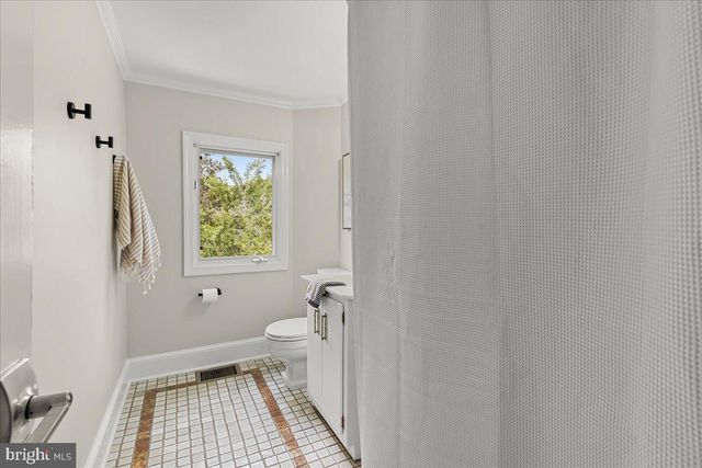 $1,700,000 | 4711 24th Road North, Arlington, VA 22207