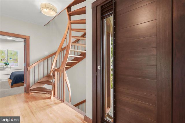 $1,700,000 | 4711 24th Road North, Arlington, VA 22207