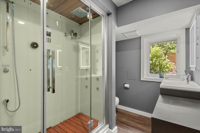 $1,700,000 | 4711 24th Road North, Arlington, VA 22207