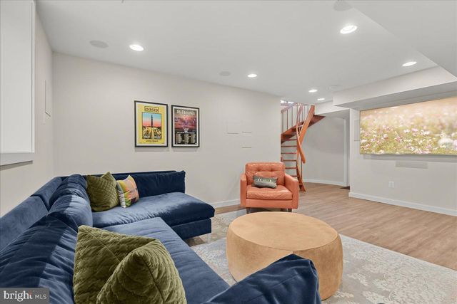 $1,700,000 | 4711 24th Road North, Arlington, VA 22207