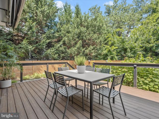 $1,700,000 | 4711 24th Road North, Arlington, VA 22207