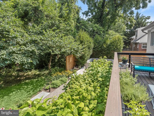 $1,700,000 | 4711 24th Road North, Arlington, VA 22207