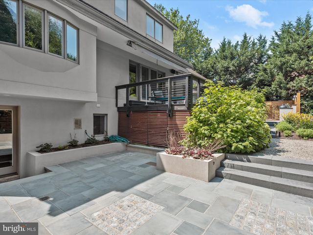 $1,700,000 | 4711 24th Road North, Arlington, VA 22207