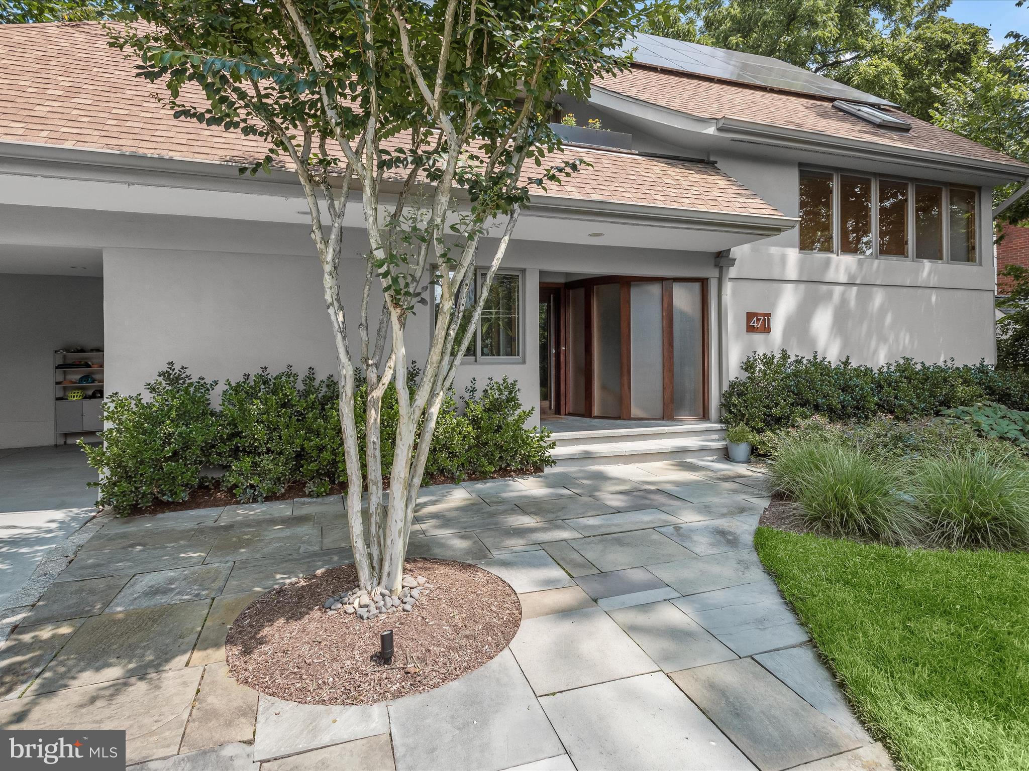 4711 24th Road North Arlington, VA 22207 - Photo 99 of 106 Nicely landscaped front patio