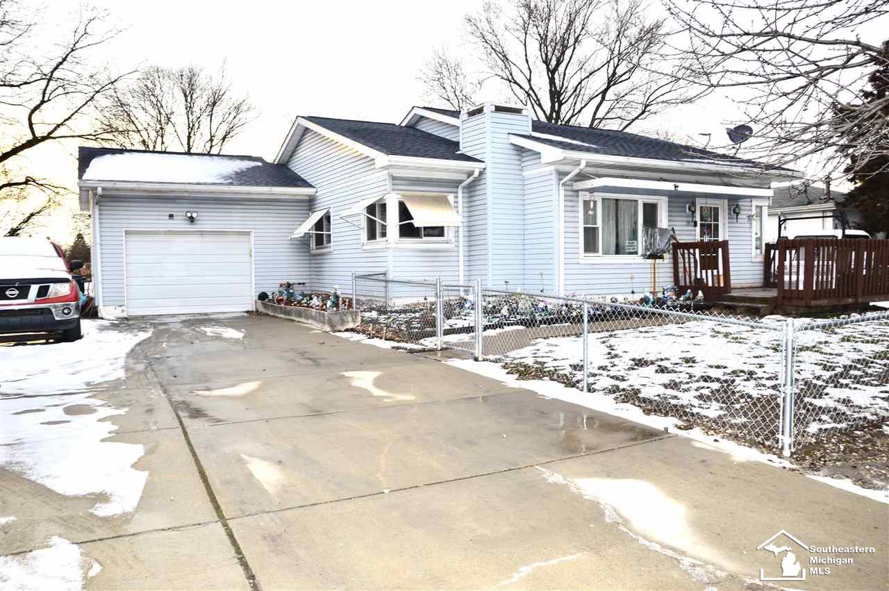 15285 Laplaisance Road Monroe, MI 48161 - Photo 5 of 19 50065244-4.JPG