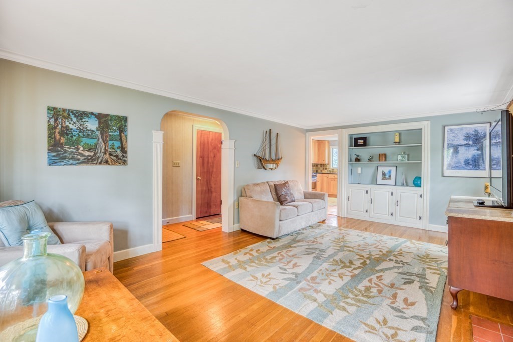 15 Harding Road Wakefield, MA 01880 - Photo 16 of 37 Gallery Image 16