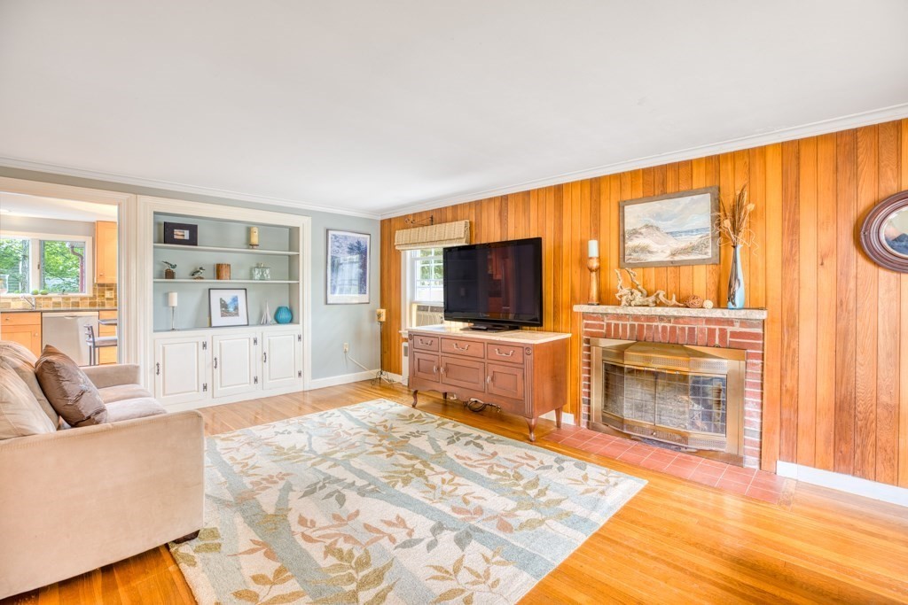 15 Harding Road Wakefield, MA 01880 - Photo 17 of 37 Gallery Image 17