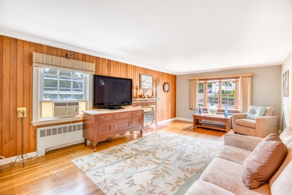 15 Harding Road Wakefield, MA 01880 - Photo 18 of 37 Gallery Image 18
