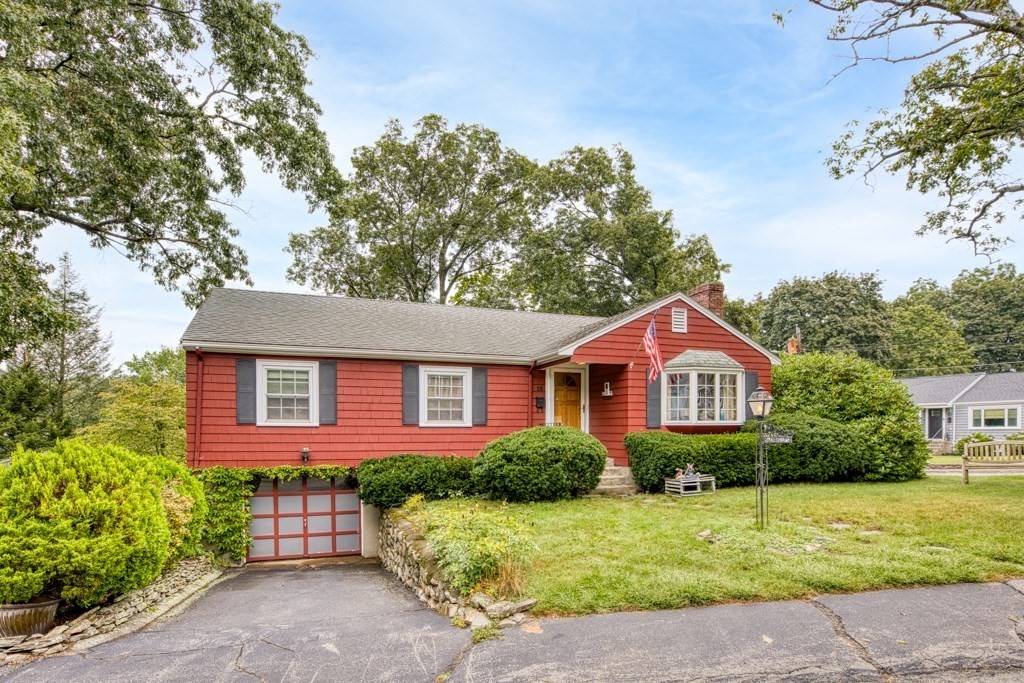 15 Harding Road Wakefield, MA 01880 - Photo 2 of 37 Gallery Image 2