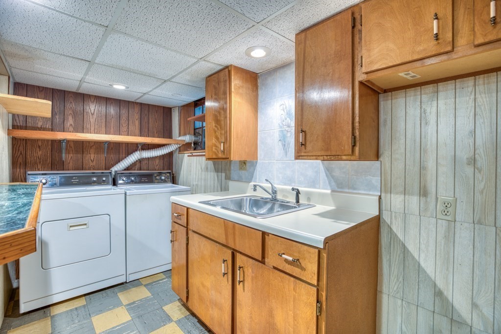 15 Harding Road Wakefield, MA 01880 - Photo 23 of 37 Gallery Image 23