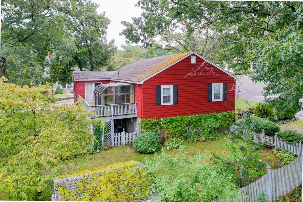 15 Harding Road Wakefield, MA 01880 - Photo 4 of 37 Gallery Image 4