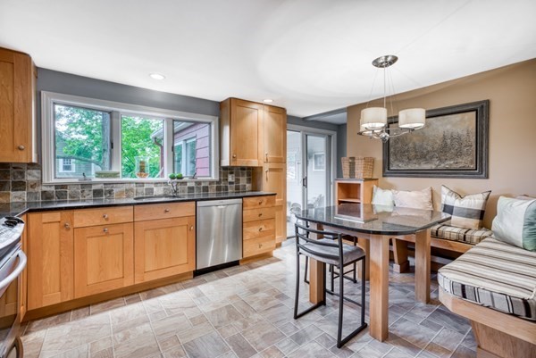 15 Harding Road Wakefield, MA 01880 - Photo 8 of 37 Gallery Image 8