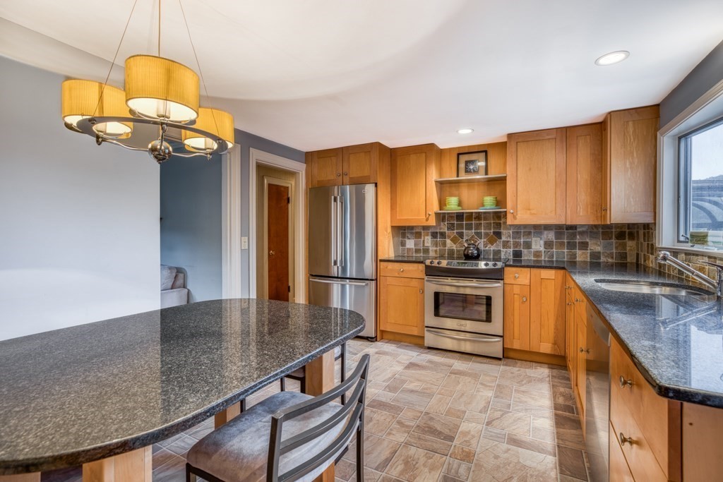 15 Harding Road Wakefield, MA 01880 - Photo 10 of 37 Gallery Image 10