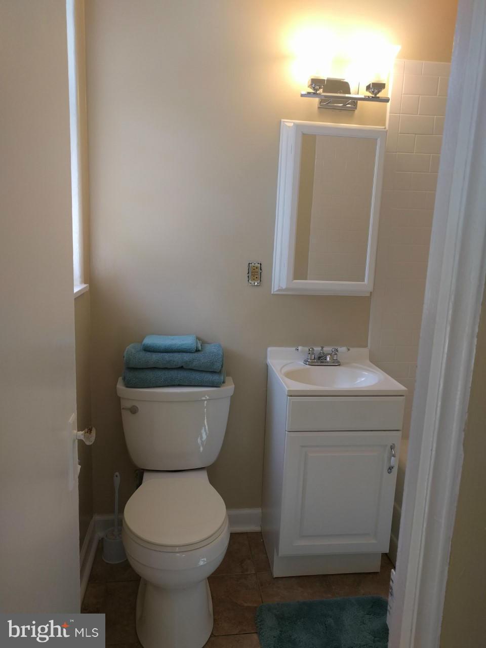 7 Hillside Road, Unit D Greenbelt, MD 20770 - Photo 12 of 15 Bath
