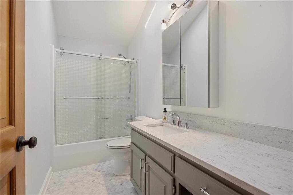 856 East 1150th Road Lawrence, KS 66047 - Photo 37 of 70 Gallery Image 37