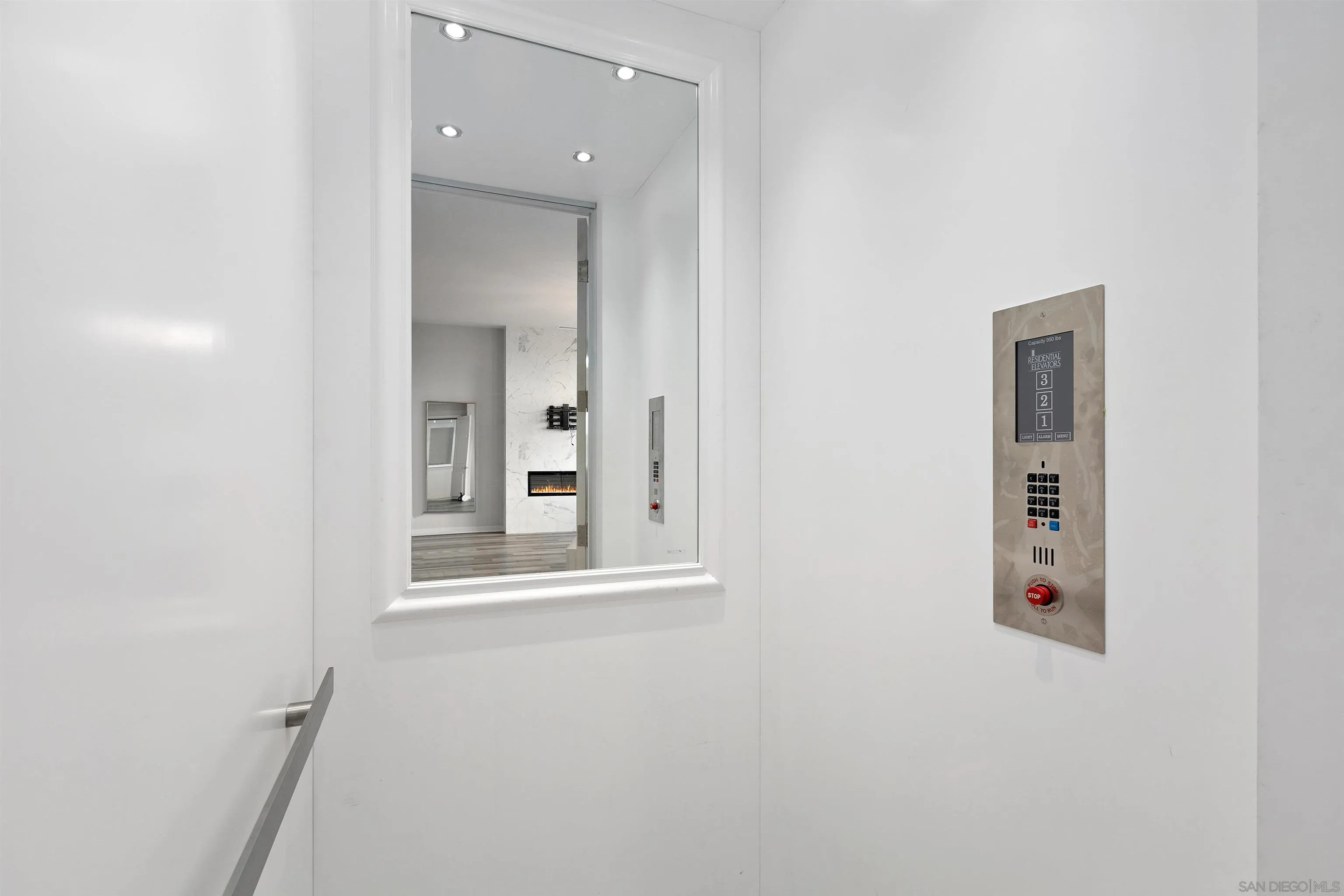 3002 Bravo Loop, Unit 4 Chula Vista, CA 91915 - Photo 13 of 36 an empty room with window