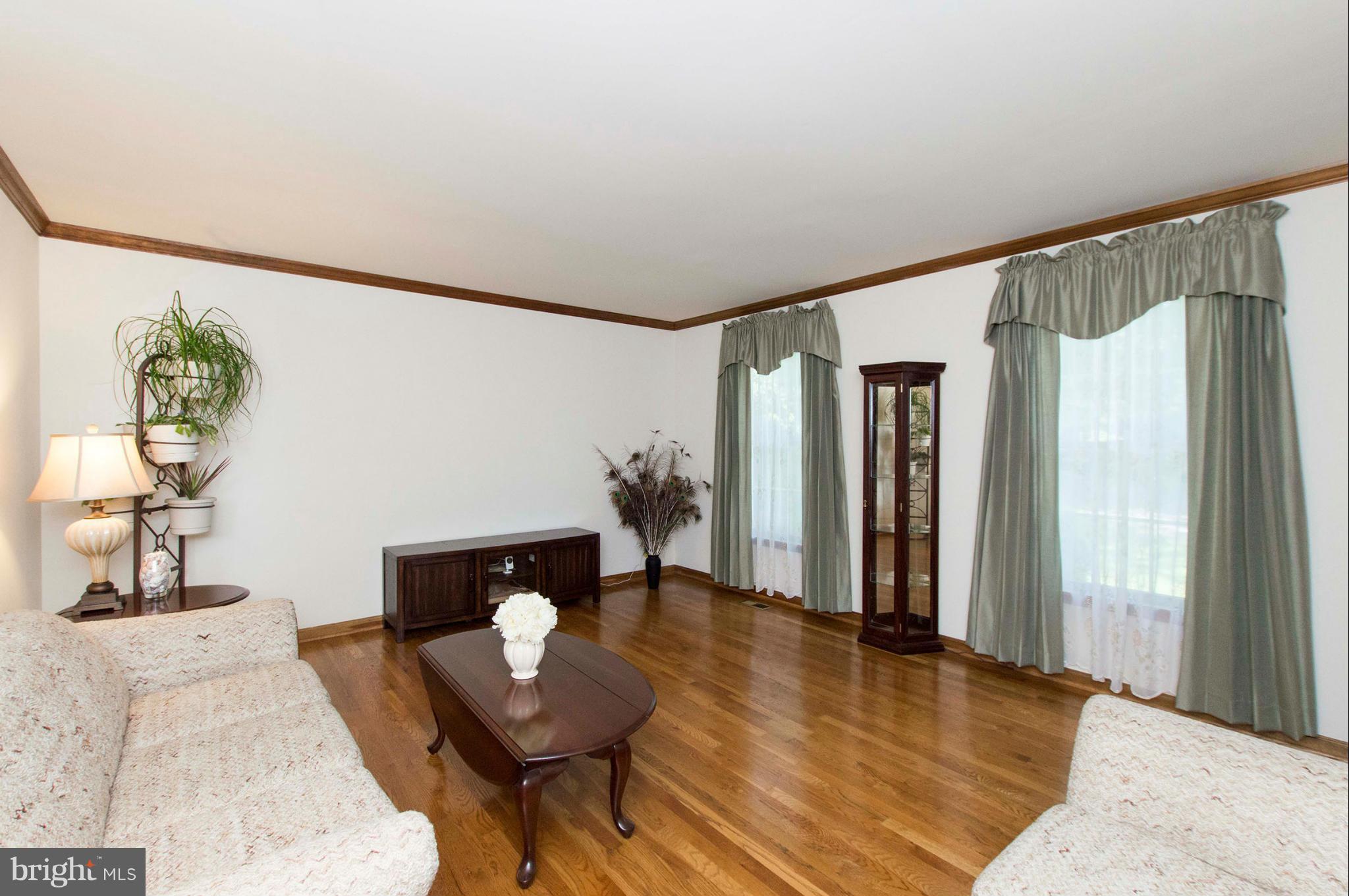 3809 Miller Road Kingsville, MD 21087 - Photo 3 of 30 Living Room