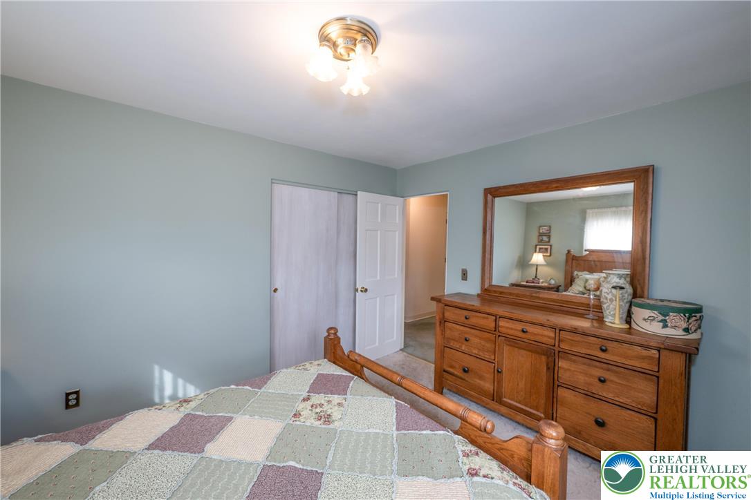 5556 Park Valley Road Schnecksville, PA 18078 - Photo 20 of 33