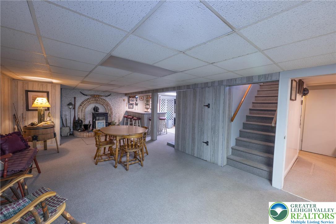 5556 Park Valley Road Schnecksville, PA 18078 - Photo 25 of 33