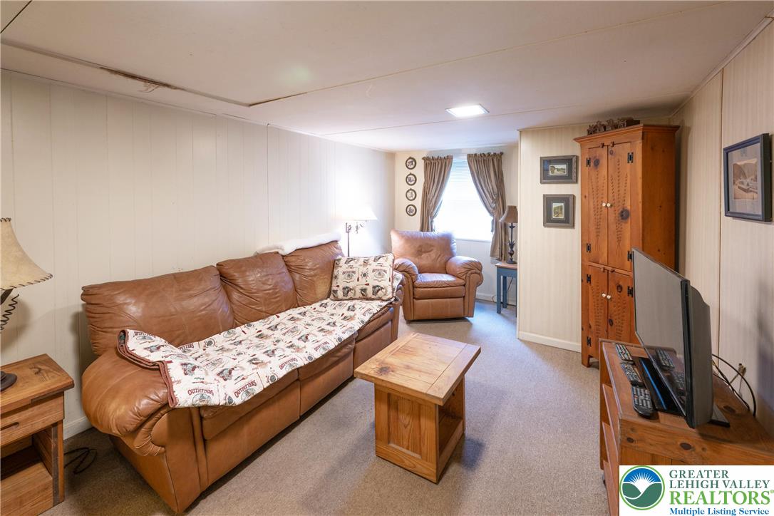 5556 Park Valley Road Schnecksville, PA 18078 - Photo 29 of 33