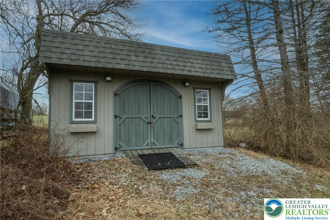 5556 Park Valley Road Schnecksville, PA 18078 - Photo 31 of 33