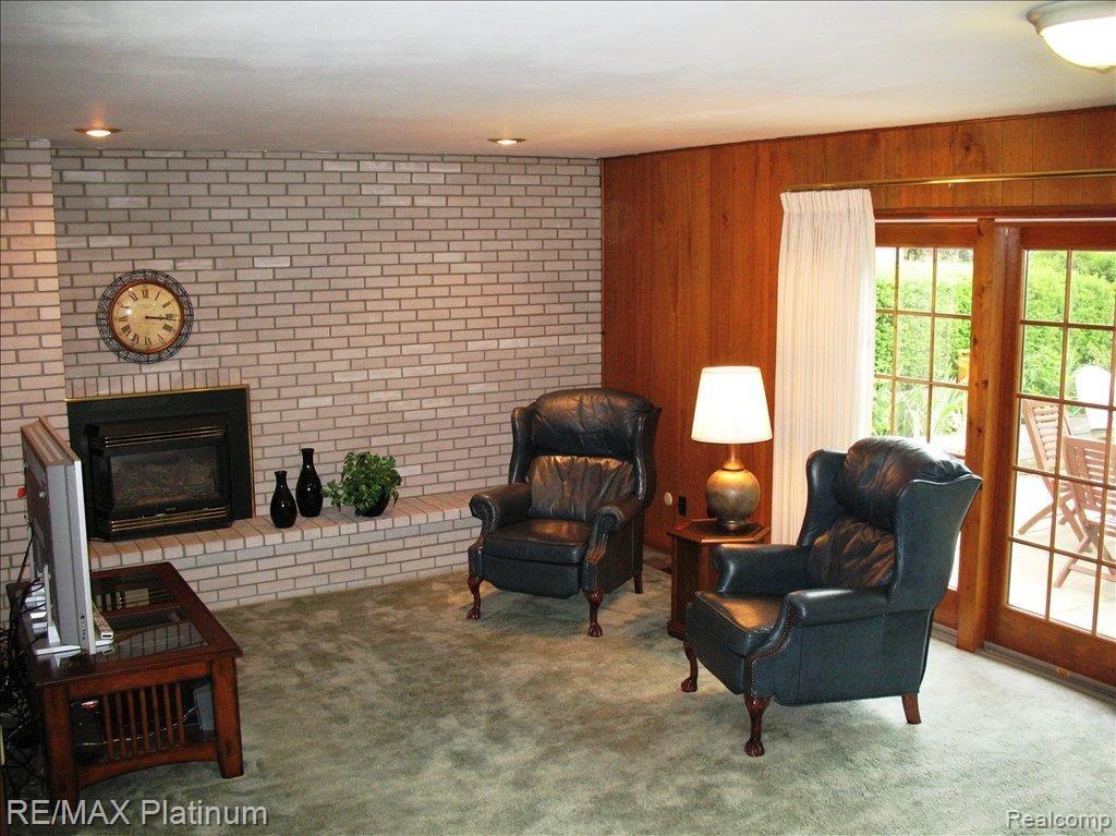 205 Prospect Street Howell, MI 48843 - Photo 5 of 21 prospect family room