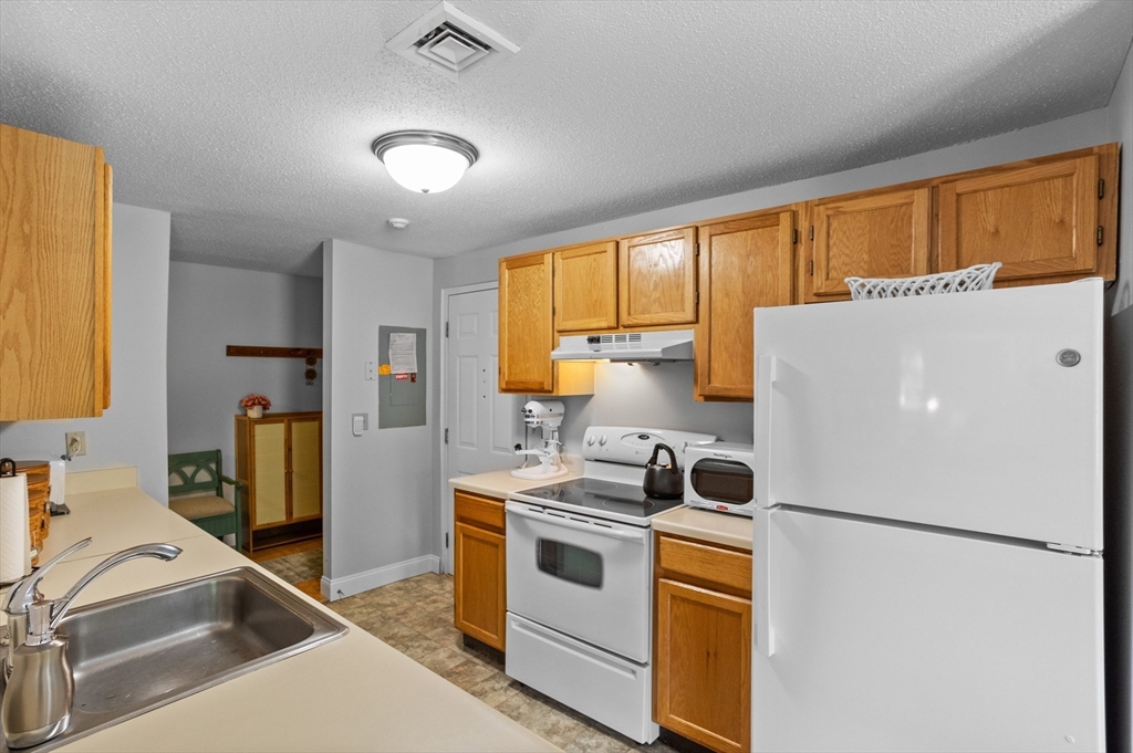 181 Littleton Road, Unit 333 Chelmsford, MA 01824 - Photo 11 of 33 Gallery Image 11