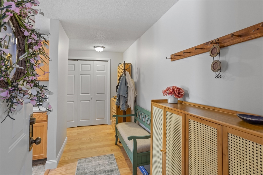 181 Littleton Road, Unit 333 Chelmsford, MA 01824 - Photo 4 of 33 Gallery Image 4