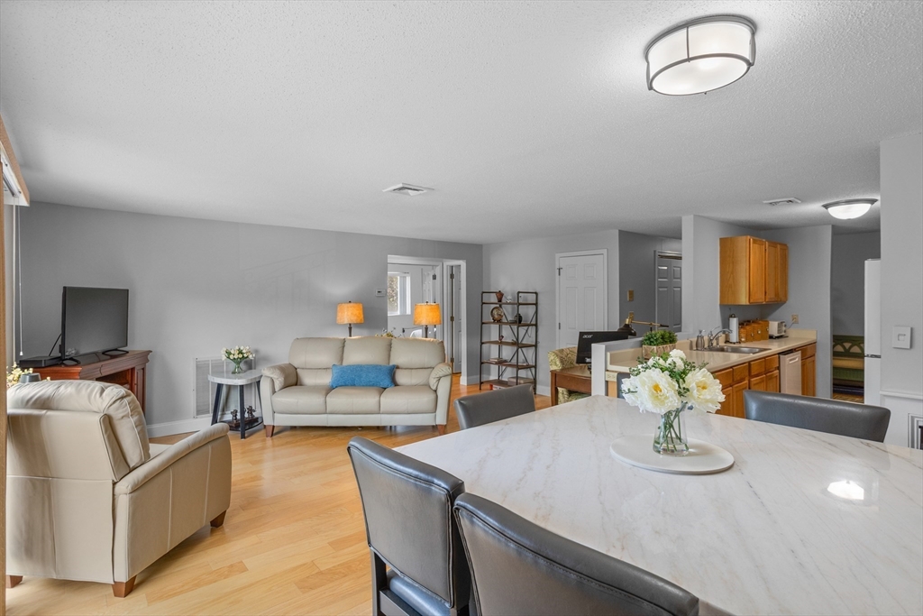 181 Littleton Road, Unit 333 Chelmsford, MA 01824 - Photo 5 of 33 Gallery Image 5