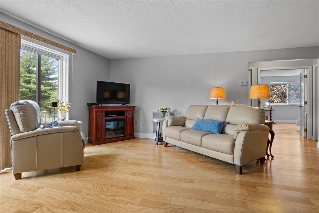 181 Littleton Road, Unit 333 Chelmsford, MA 01824 - Photo 8 of 33 Gallery Image 8