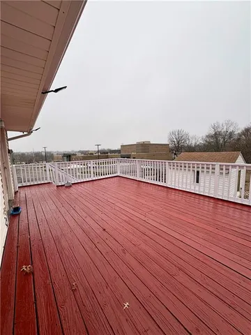 $290,000 | 305 Northeast Sunnyside School Road, Blue Springs, MO 64014