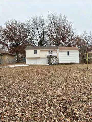 $290,000 | 305 Northeast Sunnyside School Road, Blue Springs, MO 64014