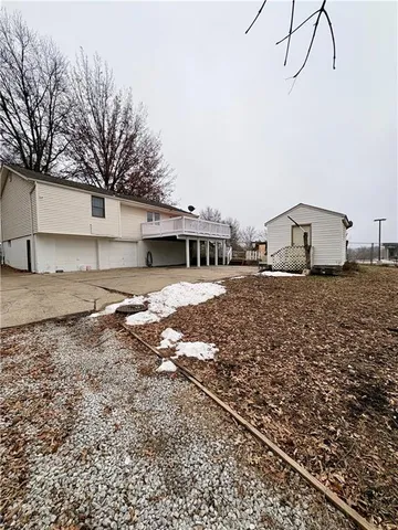 $290,000 | 305 Northeast Sunnyside School Road, Blue Springs, MO 64014