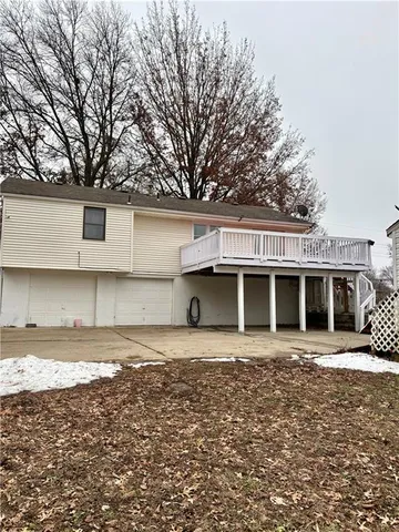 $290,000 | 305 Northeast Sunnyside School Road, Blue Springs, MO 64014