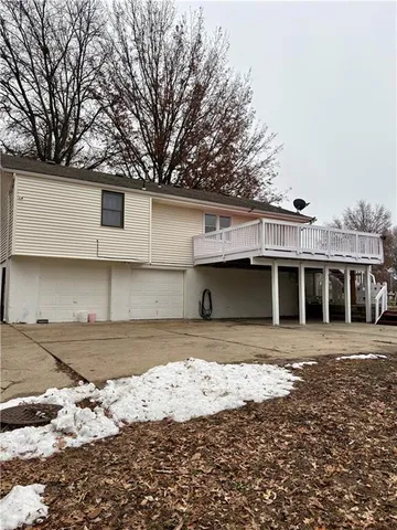 $290,000 | 305 Northeast Sunnyside School Road, Blue Springs, MO 64014