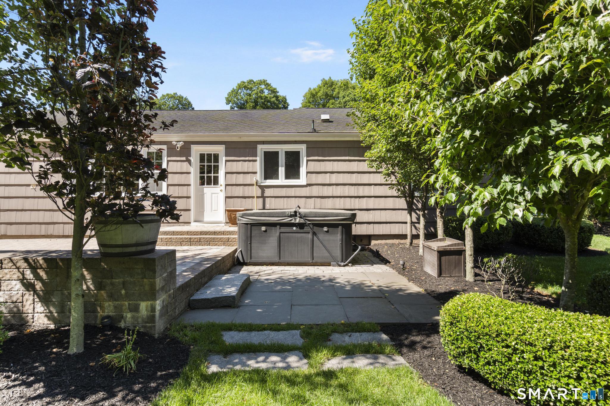 180 Tom Swamp Road Hamden, CT 06518 - Photo 38 of 40