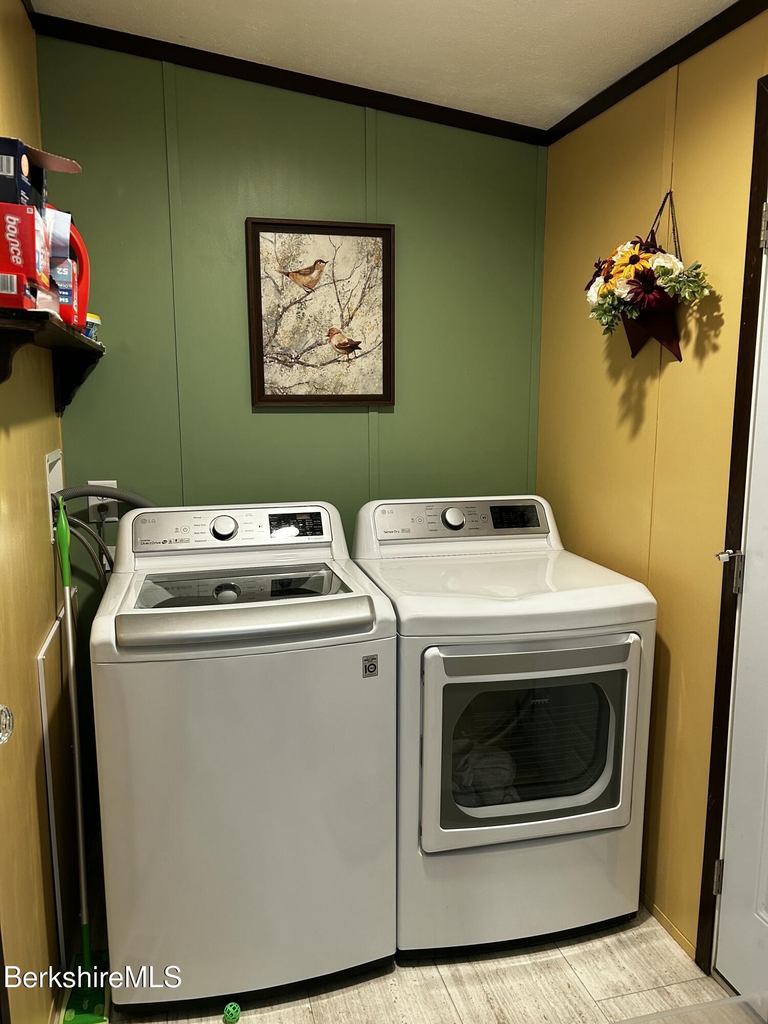 245 Cheshire Road, Unit 63 Pittsfield, MA 01201 - Photo 9 of 22 Laundry