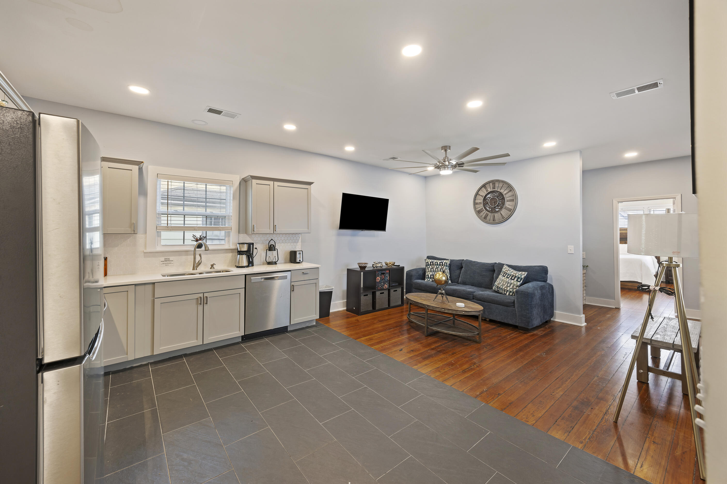 66 Line Street, Unit B Charleston, SC 29403 - Photo 9 of 34 243A0387