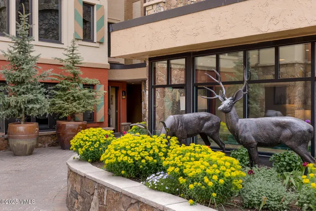 $1,585,000 | 660 Lionshead Place, Unit 29, Vail, CO 81657
