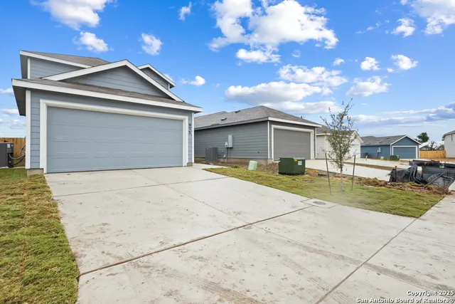 $1,599 | 972 Pastar Creek, Seguin, TX 78155