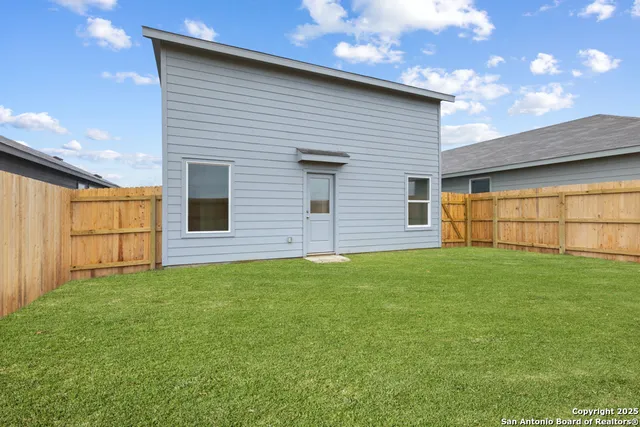 $1,599 | 972 Pastar Creek, Seguin, TX 78155