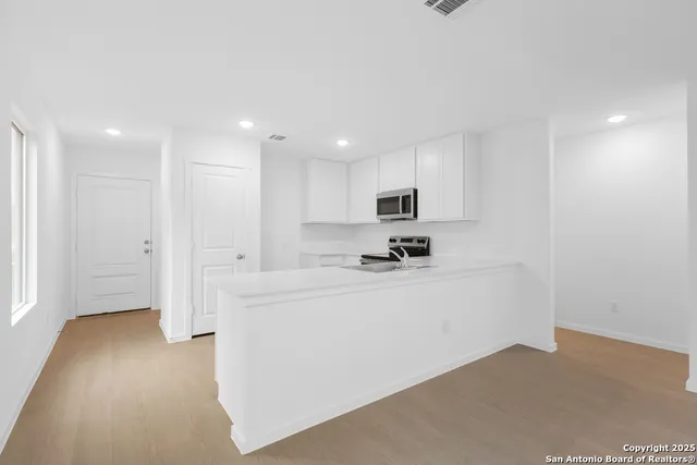 $1,599 | 972 Pastar Creek, Seguin, TX 78155