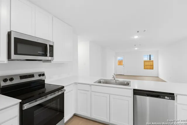 $1,599 | 972 Pastar Creek, Seguin, TX 78155