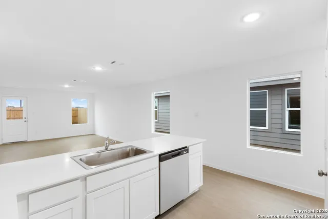 $1,599 | 972 Pastar Creek, Seguin, TX 78155