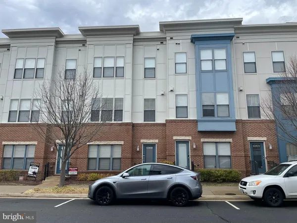 $3,800 | 12168 Waveland Street, Fairfax, VA 22033