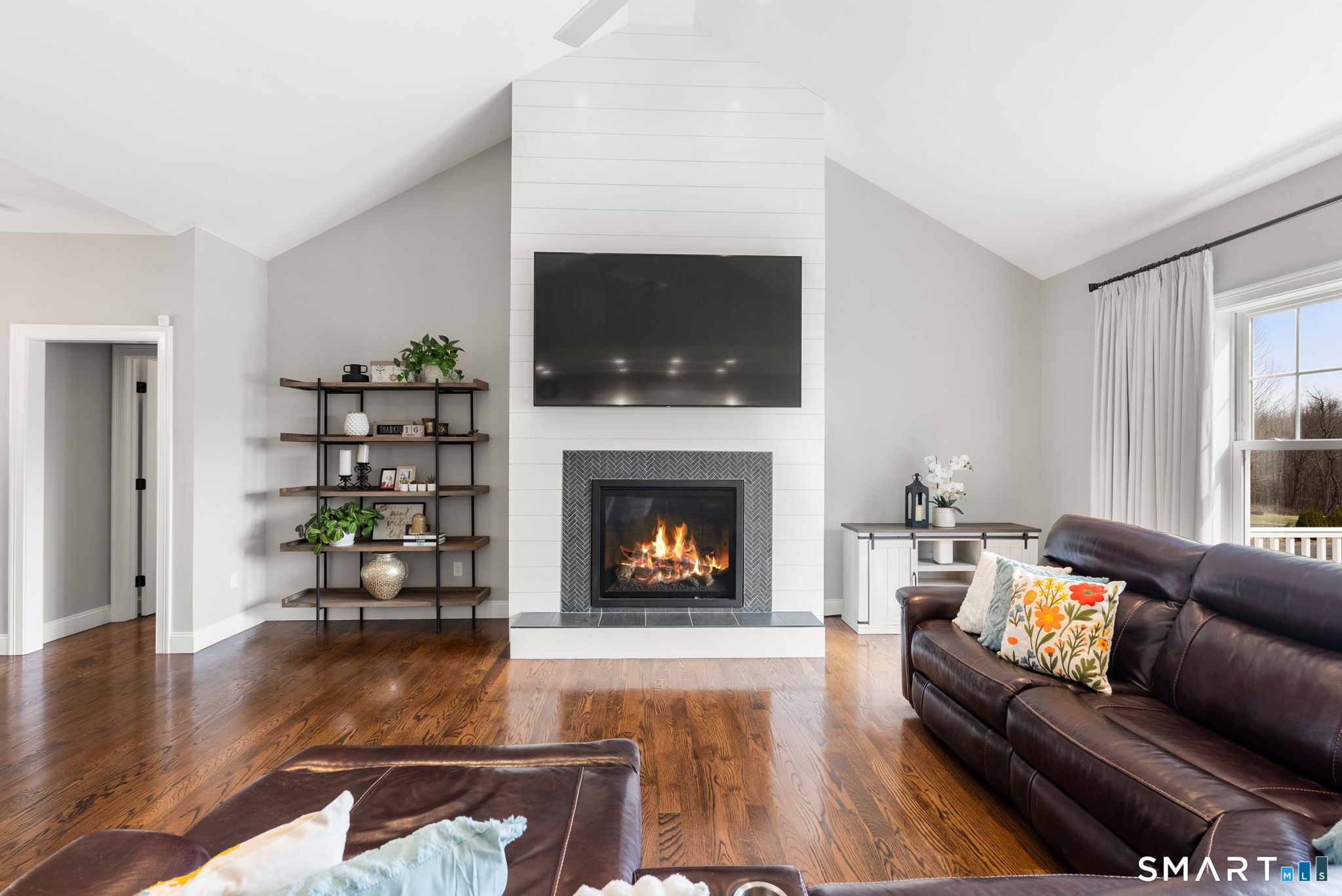 1192 North Grand Street Suffield, CT 06093 - Photo 10 of 38